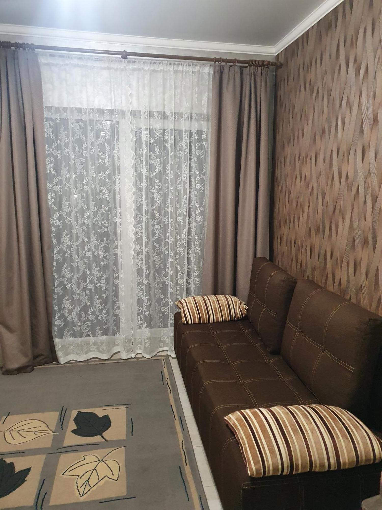 Lutsk, Double-Room Apartments Exteriör bild